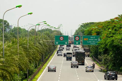 <a href="/tin-tuc" title="Tin tức" rel="dofollow">Tin tức</a>