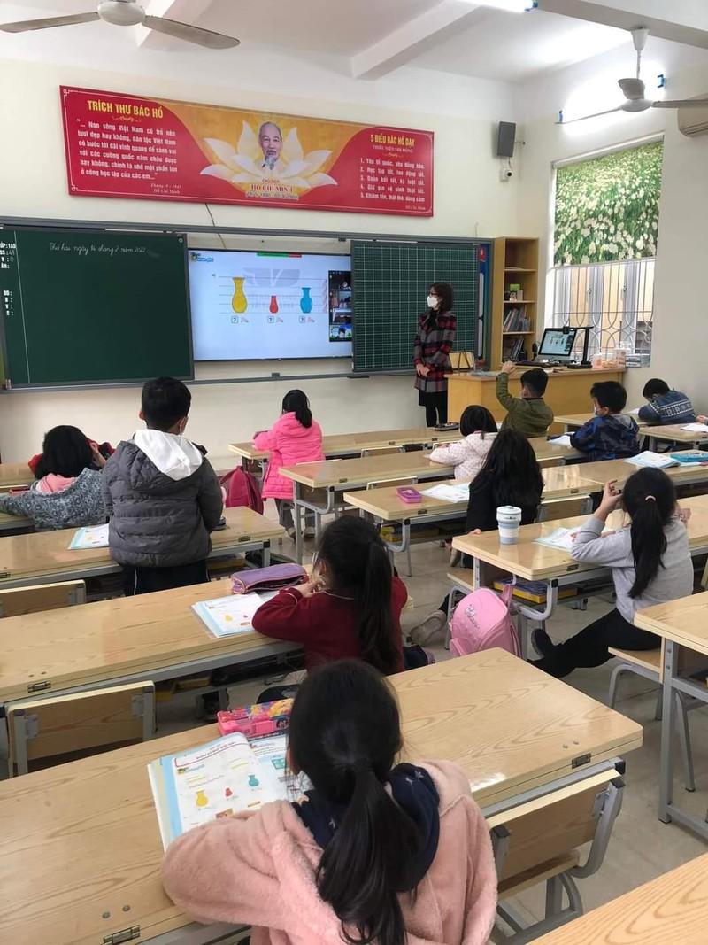 Hàng triệu học sinh náo nức trở lại trường ảnh 1