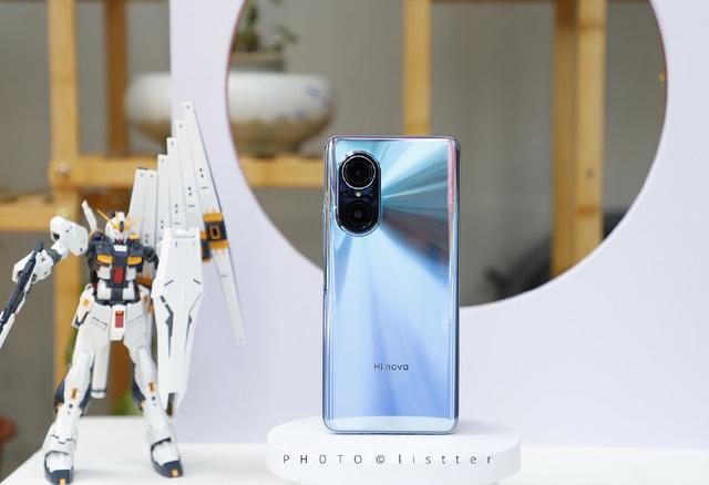 Huawei "lách luật", ra mắt smartphone 5G tại Trung Quốc - Ảnh 2.