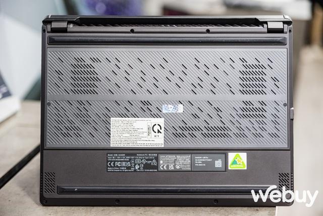 Cận cảnh ASUS Zephyrus G14 2022: Nâng cấp từ trong ra ngoài, mạnh mẽ và "wibu" hơn, giá từ 51 triệu đồng - Ảnh 9.