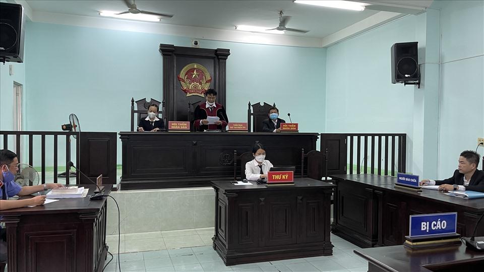 Chủ toạ phiên toà tuyên án. Ảnh: DT