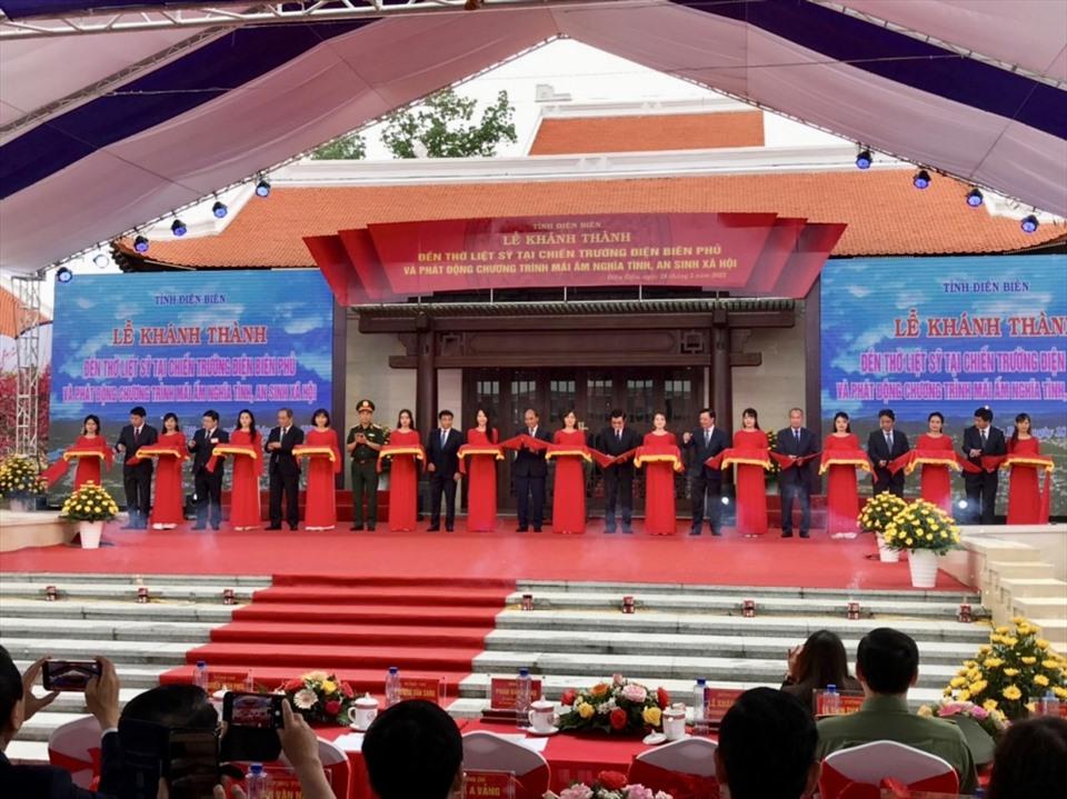 Chủ tịch nước Nguyễn Xuân Phúc dự khánh thành Đền thờ liệt sĩ Điện Biên Phủ