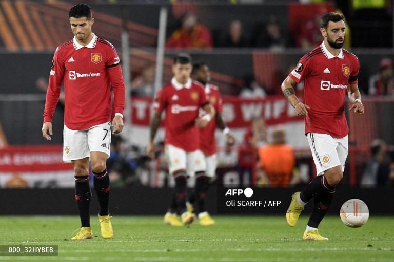 Các cầu thủ Man United thi đấu rất tệ.  Ảnh: AFP