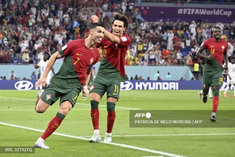 Ronaldo tận hưởng khoảnh khắc đẹp tại World Cup, không bận tâm Man United