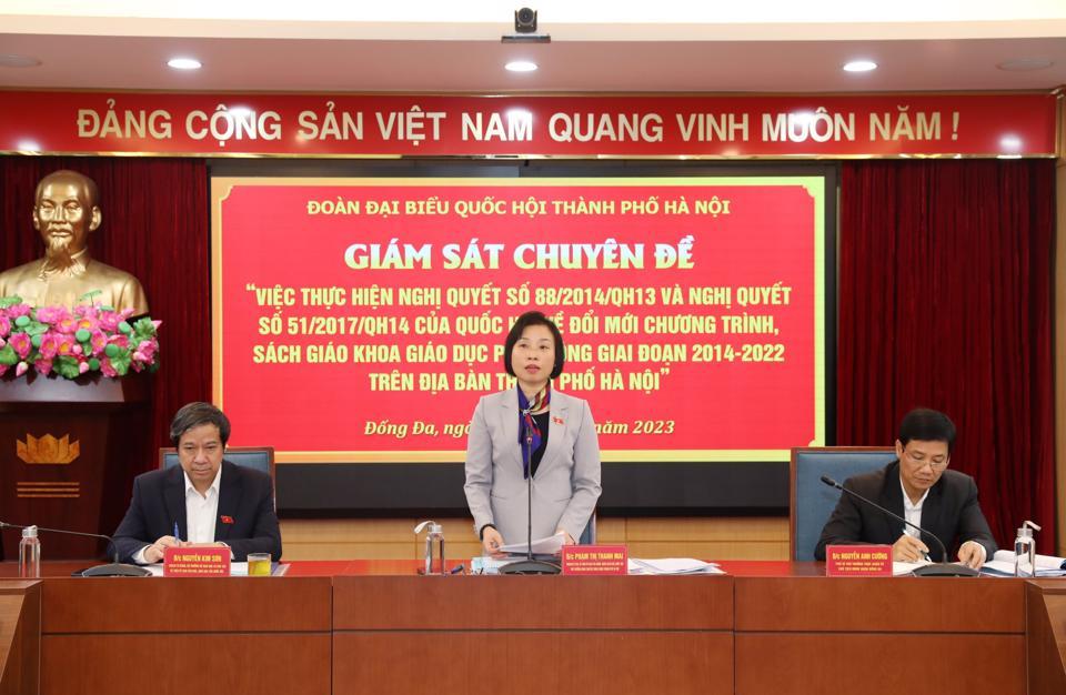 Phó trưởng đoàn chuyên trách Đoàn ĐBQH TP Hà Nội Phạm Thị Thanh Mai phát biểu tại buổi làm việc ở quận Đống Đa