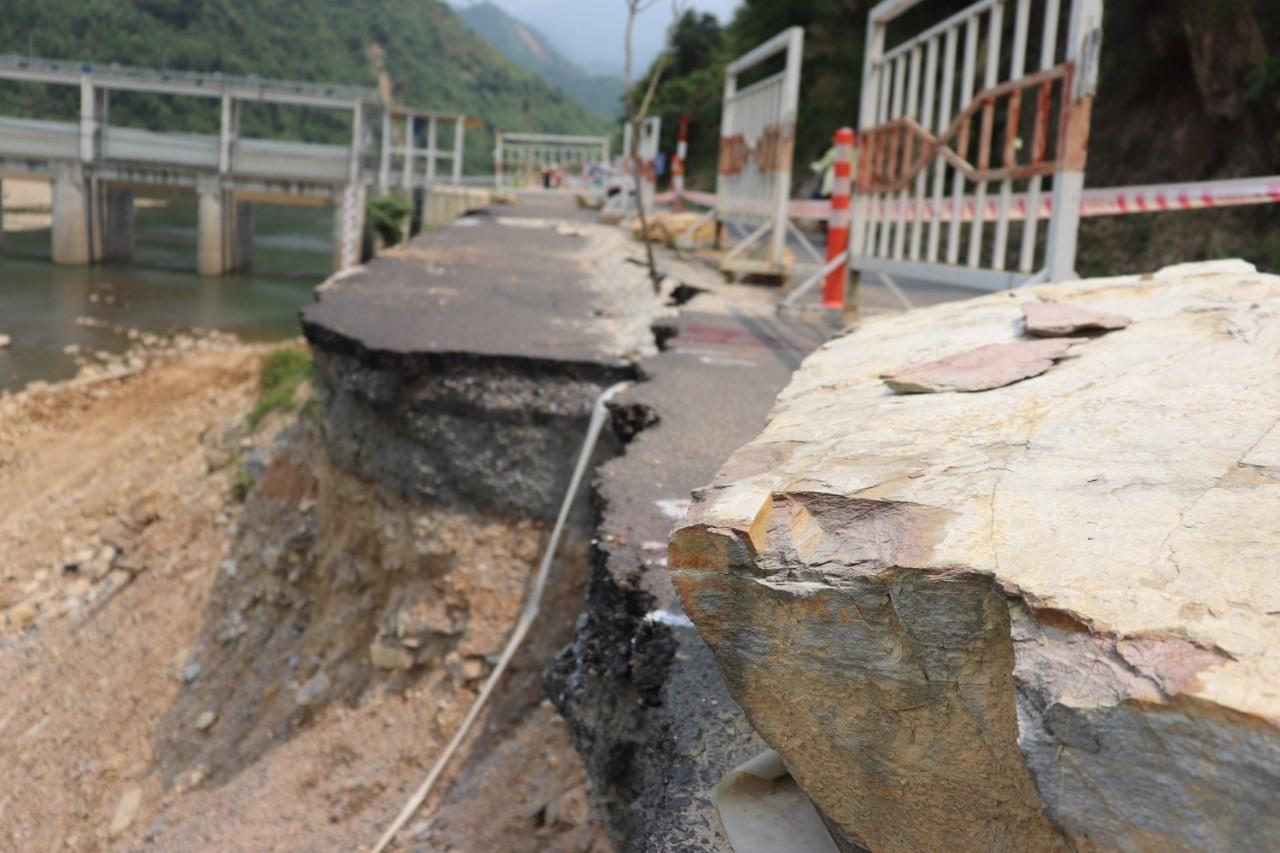 Đà Nẵng khẩn trương sửa chữa điểm sạt lở trước mùa mưa bão