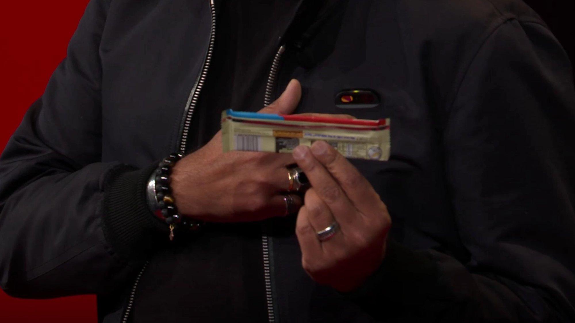 Tất tần tật về thứ được cho là sẽ đặt "dấu chấm hết" cho iPhone và điện thoại Android! - Ảnh 3. Tất tần tật về thứ được cho là sẽ đặt "dấu chấm hết" cho iPhone và điện thoại Android! - Ảnh 3.