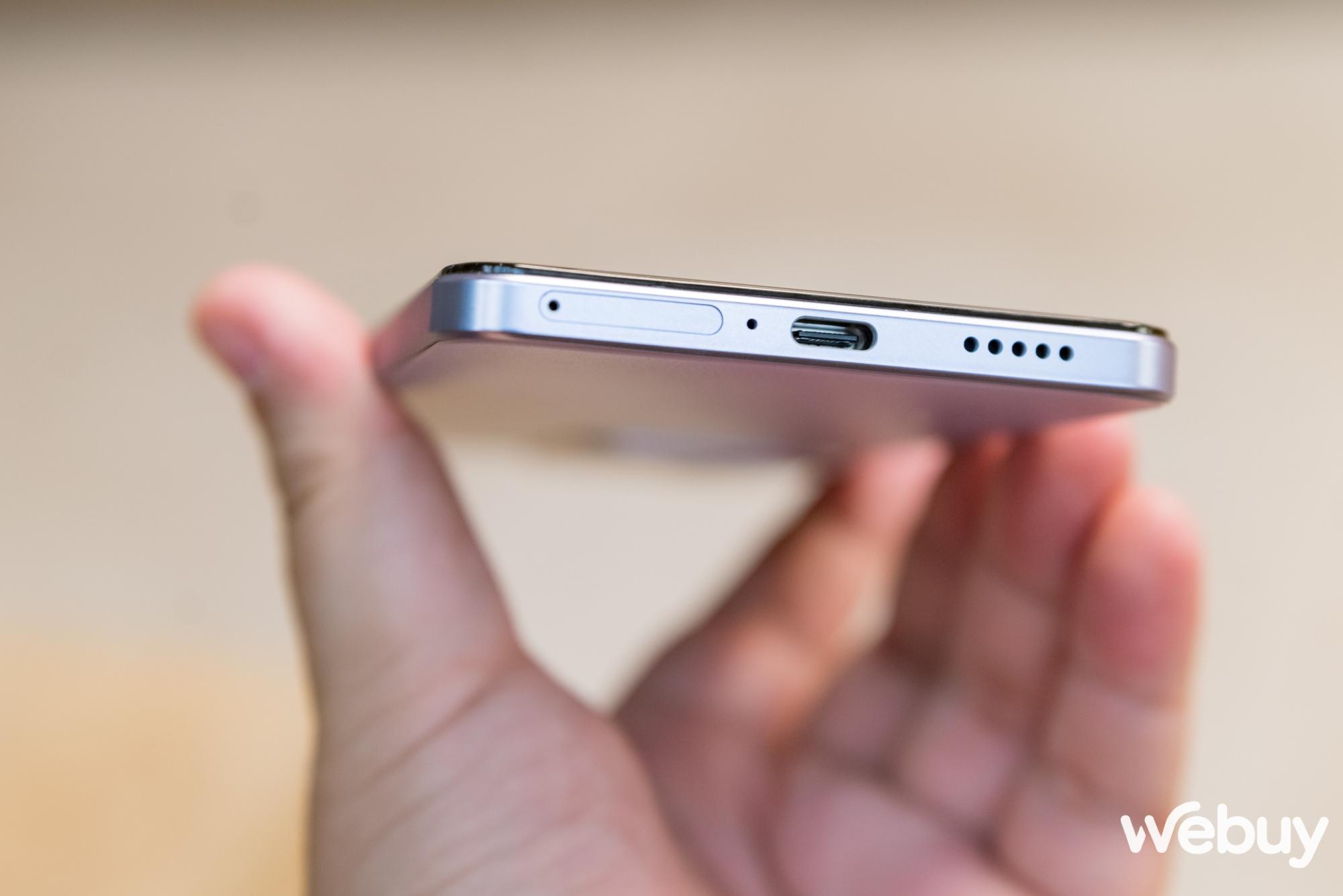 Cận cảnh vivo V27e chính thức tại Việt Nam: Thiết kế lông vũ ấn tượng, chip Helio G99, camera ring flash độc đáo, giá gần 9 triệu đồng - Ảnh 10.