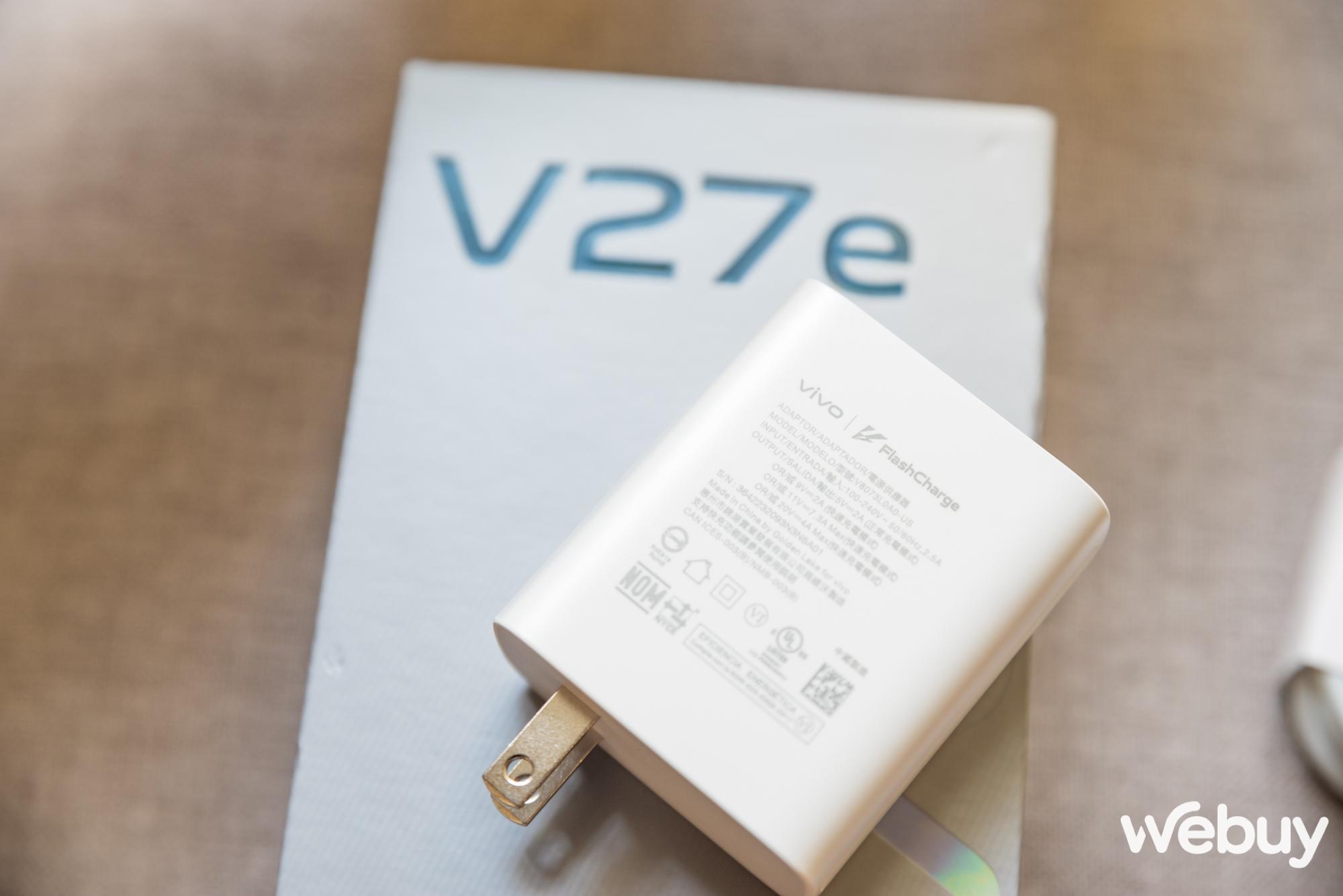 Cận cảnh vivo V27e chính thức tại Việt Nam: Thiết kế lông vũ ấn tượng, chip Helio G99, camera ring flash độc đáo, giá gần 9 triệu đồng - Ảnh 12.