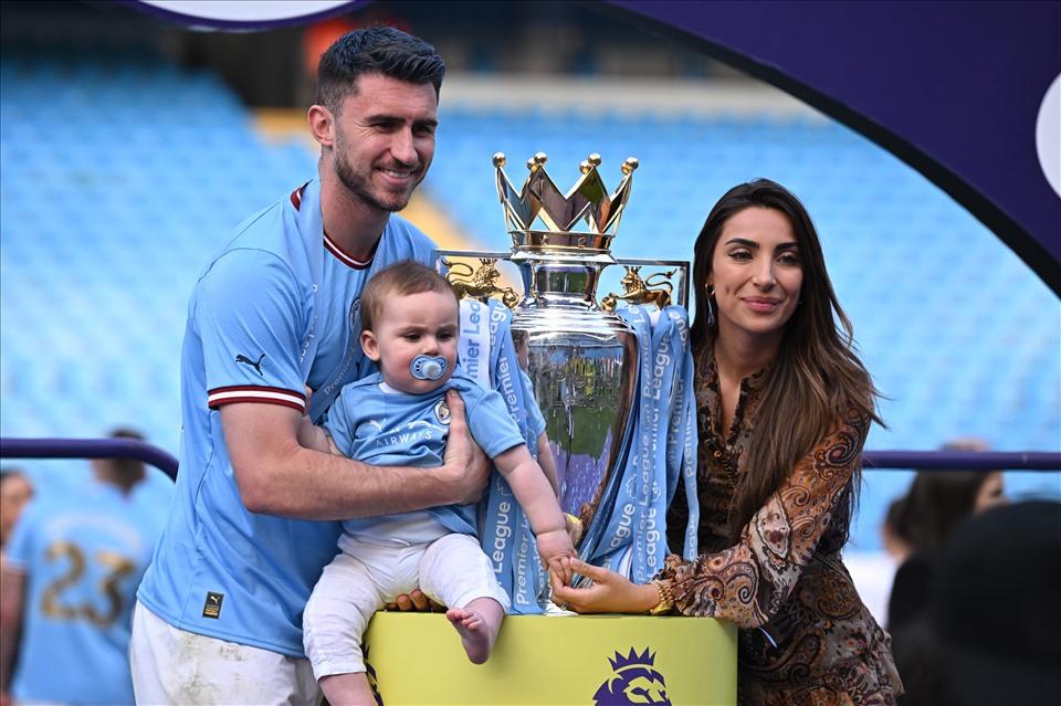 Laporte đã mãn nguyện trong những năm tháng cống hiến cho Man City. Ảnh: AFP