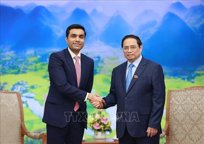 Tập đoàn kinh tế lớn nhất Ấn Độ cam kết đầu tư lâu dài tại Việt Nam ảnh 1