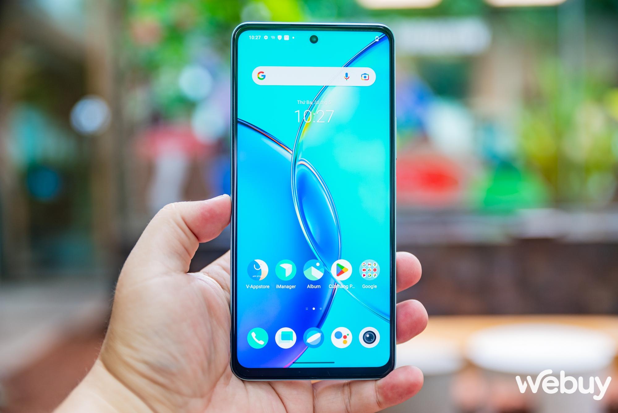 Cận cảnh vivo Y36: Smartphone phổ thông có thiết kế bắt mắt, camera 50MP cùng sạc nhanh 44W giá gần 7 triệu đồng - Ảnh 10. Cận cảnh vivo Y36: Smartphone phổ thông có thiết kế bắt mắt, camera 50MP cùng sạc nhanh 44W giá gần 7 triệu đồng - Ảnh 10.