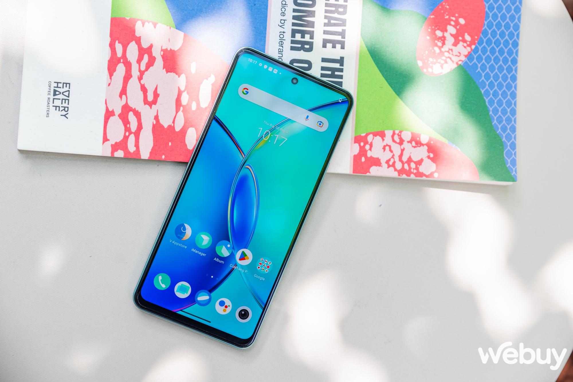 Cận cảnh vivo Y36: Smartphone phổ thông có thiết kế bắt mắt, camera 50MP cùng sạc nhanh 44W giá gần 7 triệu đồng - Ảnh 7. Cận cảnh vivo Y36: Smartphone phổ thông có thiết kế bắt mắt, camera 50MP cùng sạc nhanh 44W giá gần 7 triệu đồng - Ảnh 7.