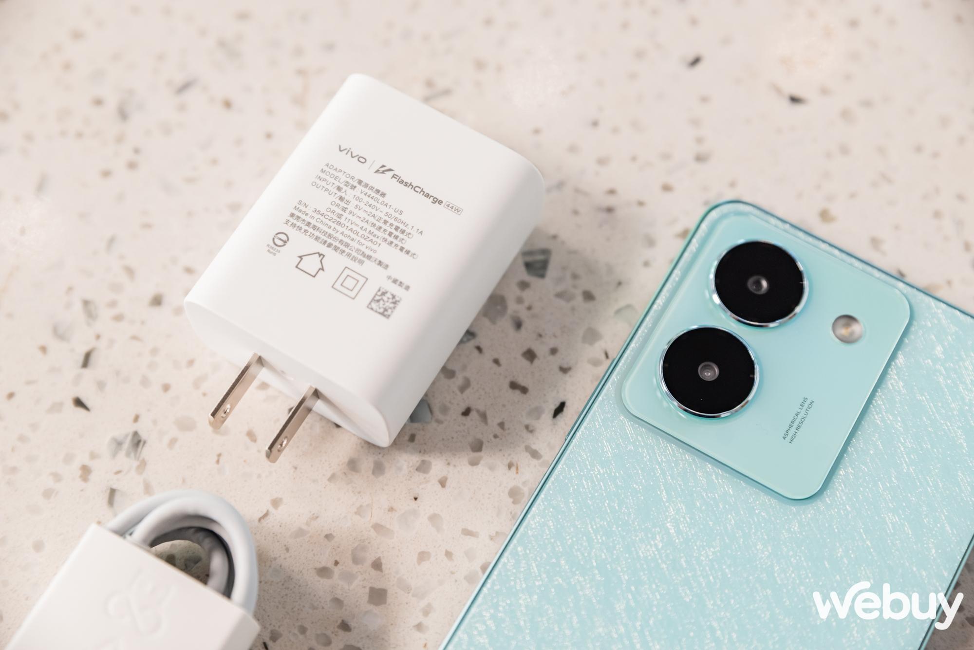 Cận cảnh vivo Y36: Smartphone phổ thông có thiết kế bắt mắt, camera 50MP cùng sạc nhanh 44W giá gần 7 triệu đồng - Ảnh 12. Cận cảnh vivo Y36: Smartphone phổ thông có thiết kế bắt mắt, camera 50MP cùng sạc nhanh 44W giá gần 7 triệu đồng - Ảnh 12.