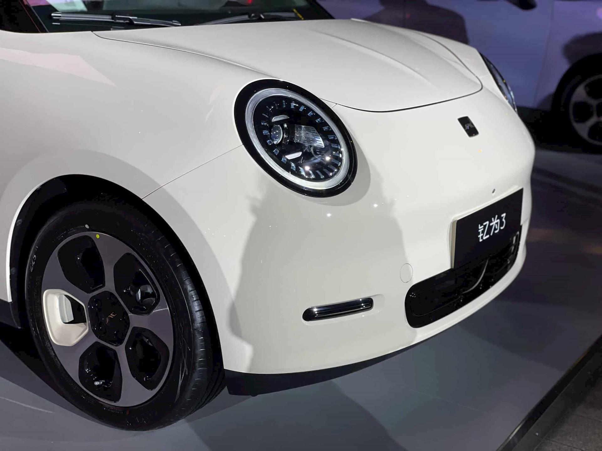 Thương hiệu xe tải JAC nổi tiếng tại Việt Nam mở bán mẫu xe điện cỡ nhỏ: kích thước ngang VinFast VF e34, giá chỉ từ 300 triệu đồng - Ảnh 2. Thương hiệu xe tải JAC nổi tiếng tại Việt Nam mở bán mẫu xe điện cỡ nhỏ: kích thước ngang VinFast VF e34, giá chỉ từ 300 triệu đồng - Ảnh 2.