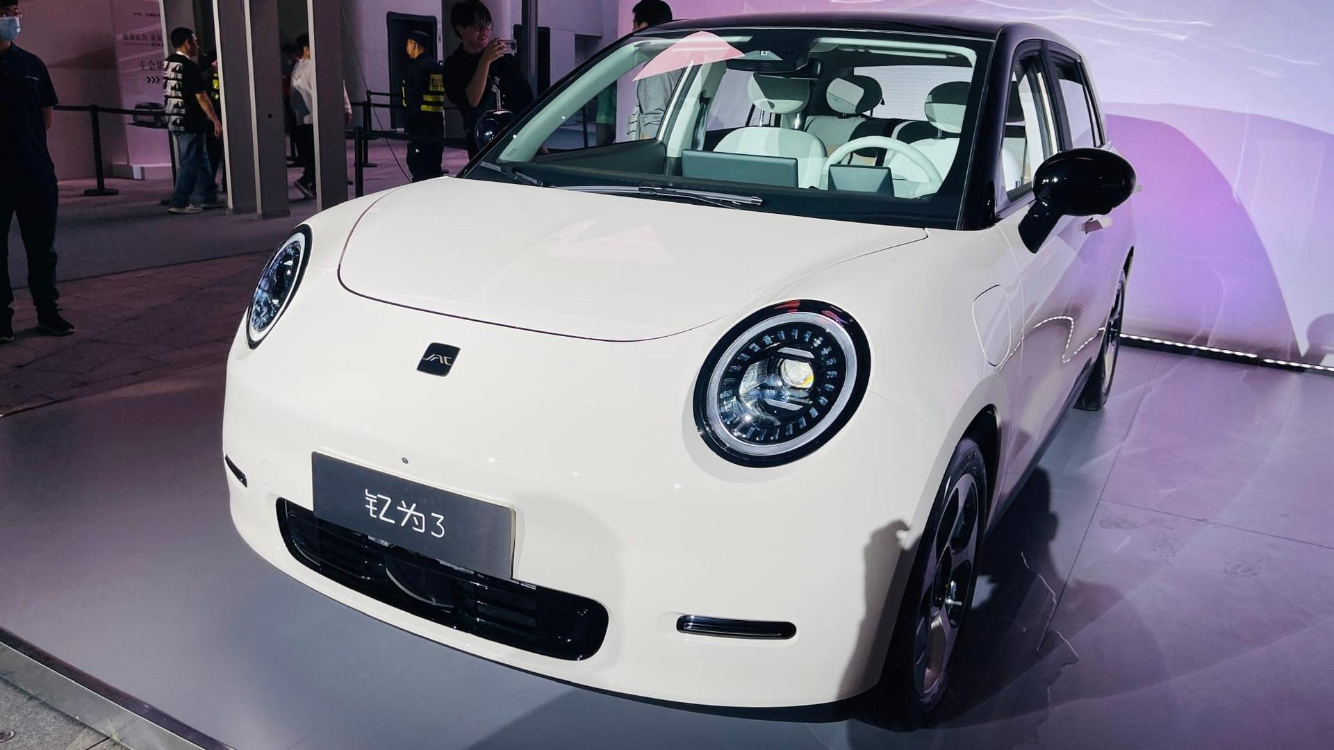 Thương hiệu xe tải JAC nổi tiếng tại Việt Nam mở bán mẫu xe điện cỡ nhỏ: kích thước ngang VinFast VF e34, giá chỉ từ 300 triệu đồng - Ảnh 1. Thương hiệu xe tải JAC nổi tiếng tại Việt Nam mở bán mẫu xe điện cỡ nhỏ: kích thước ngang VinFast VF e34, giá chỉ từ 300 triệu đồng - Ảnh 1.