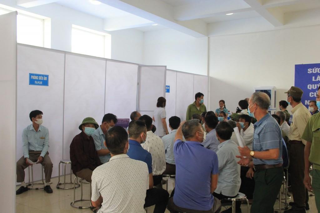 Khám sức khỏe miễn phí: Chương trình thiết thực dành cho nhân dân huyện Mê Linh