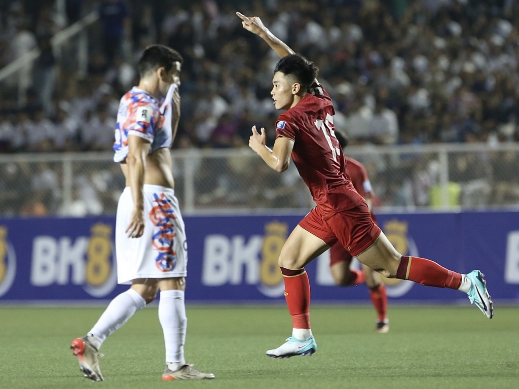 Thử thách với thầy trò huấn luyện viên Troussier Thử thách với thầy trò huấn luyện viên Troussier