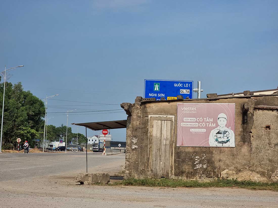 Dự án chậm tiến độ kéo dài vì vướng mặt bằng. Ảnh: Quang Đại