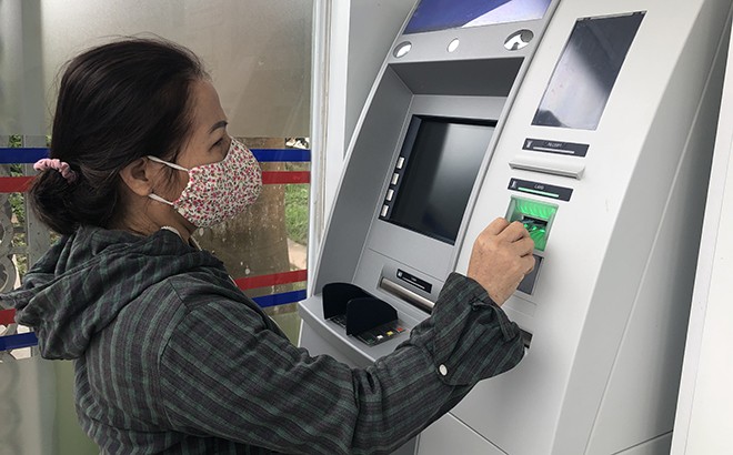 Người dân nhận trợ cấp xã hội hàng tháng qua tài khoản Người dân nhận trợ cấp xã hội hàng tháng qua tài khoản