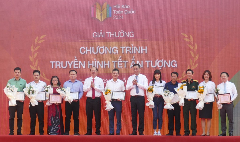Hội Nhà báo TP Hà Nội giành nhiều giải thưởng tại Hội Báo toàn quốc 2024 Hội Nhà báo TP Hà Nội giành nhiều giải thưởng tại Hội Báo toàn quốc 2024
