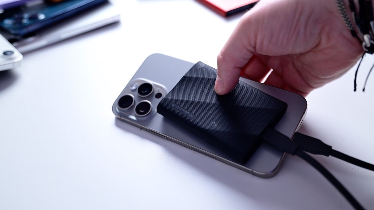 Lưu ngàn ảnh đẹp với ổ cứng di động SSD T9 và giao thức USB Type-C dành cho iFans- Ảnh 1. Lưu ngàn ảnh đẹp với ổ cứng di động SSD T9 và giao thức USB Type-C dành cho iFans- Ảnh 1.