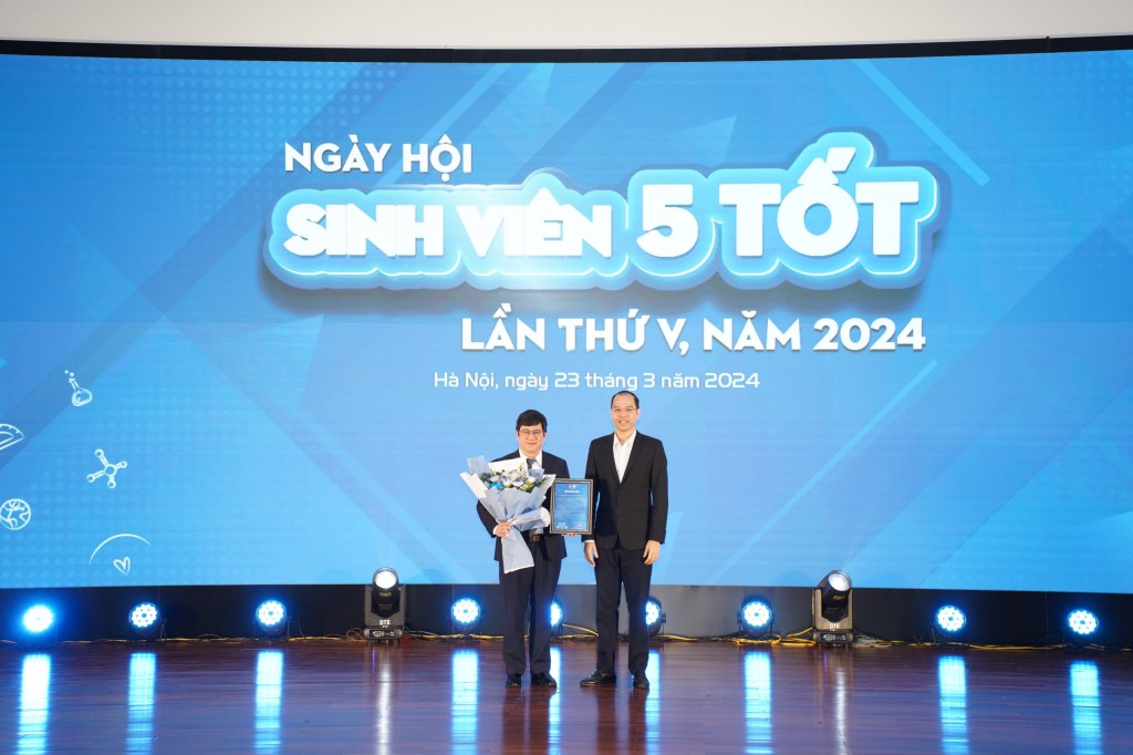 Đồng chí Nguyễn Tiến Hưng Đồng chí Nguyễn Tiến Hưng