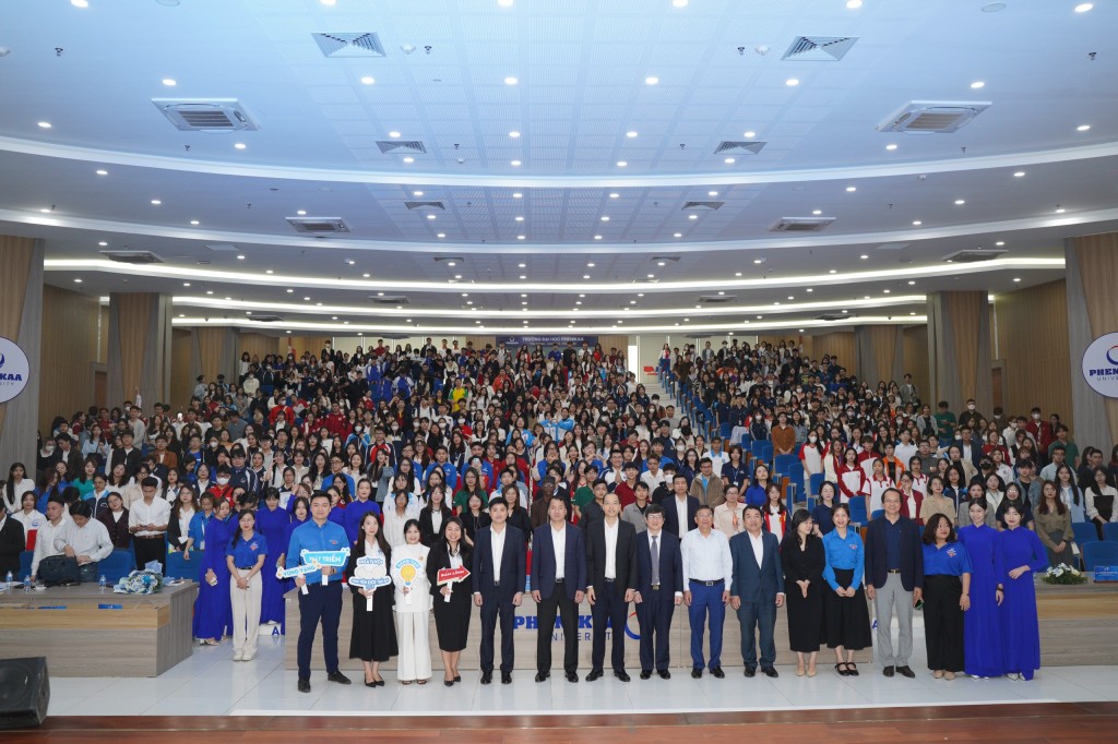 Ngày hội thu hút 5.000 bạn trẻ tham gia Ngày hội thu hút 5.000 bạn trẻ tham gia