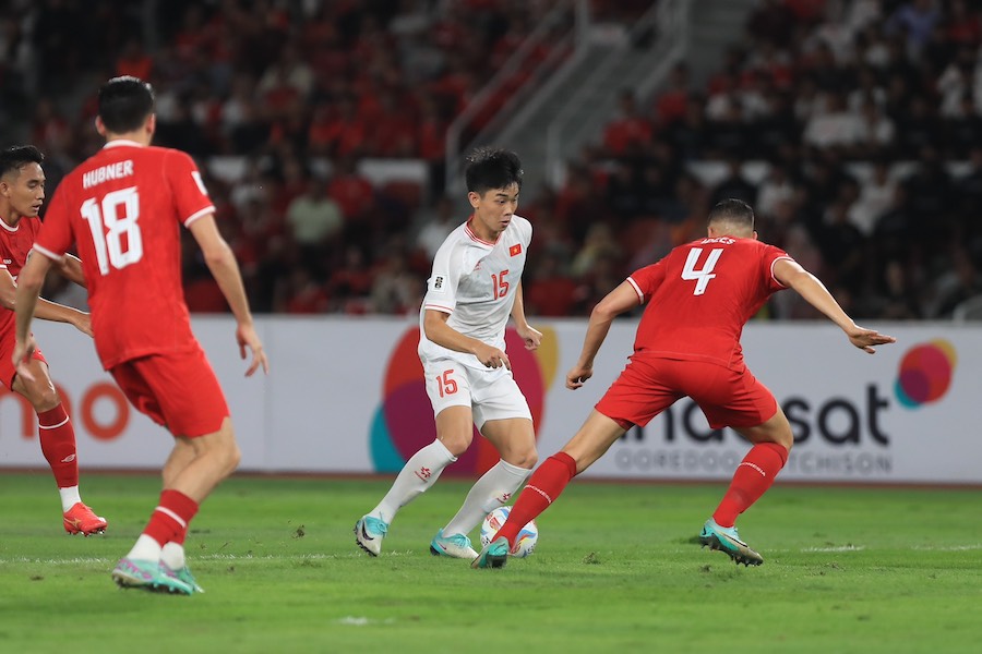 Tuyển Việt Nam cần vượt qua áp lực tâm lý trước đối thủ trong trận đấu tới. Ảnh: Minh Dân