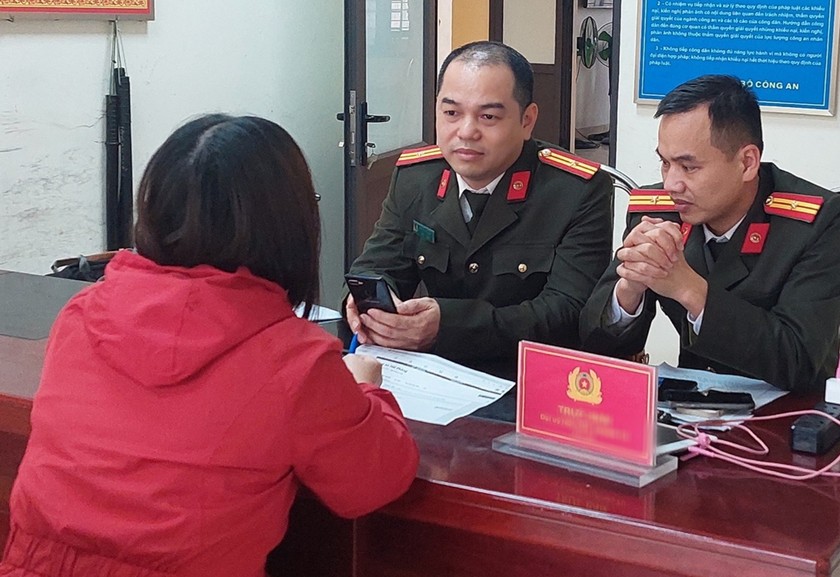 Hành vi thiết lập, quản trị các tài khoản, trang, kênh, hội, nhóm để đăng tải các nội dung xuyên tạc, sai sự thật, mạo danh, công kích, bôi nhọ hình ảnh các cơ quan của Đảng, Chính quyền và các tổ chức chính trị khác là các hành vi vi phạm pháp luật. Ảnh: Công an Hải Phòng