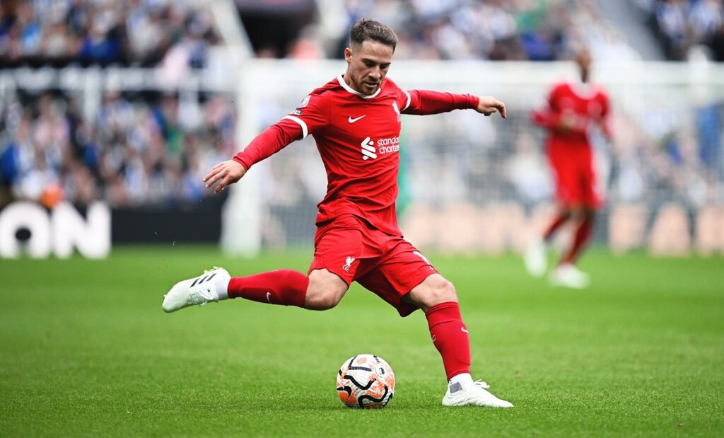 Allister và màn trình diễn ấn tượng trước đội bóng cũ. Ảnh: PIB