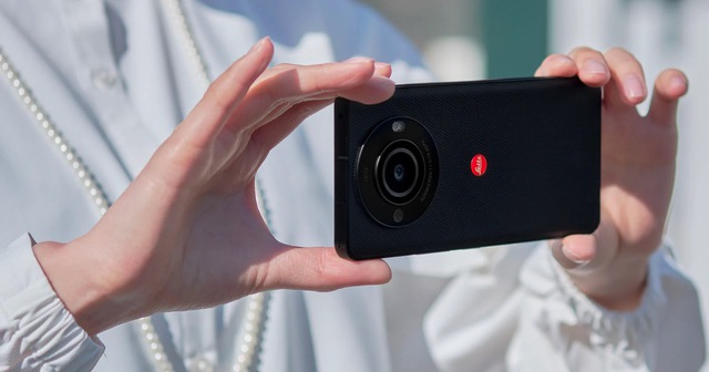 Leica ra mắt smartphone mới: Camera 47.2MP 1-inch, Snapdragon 8 Gen 2, màn hình 240Hz, nhiều tính năng chụp ảnh chuyên nghiệp- Ảnh 1. Leica ra mắt smartphone mới: Camera 47.2MP 1-inch, Snapdragon 8 Gen 2, màn hình 240Hz, nhiều tính năng chụp ảnh chuyên nghiệp- Ảnh 1.