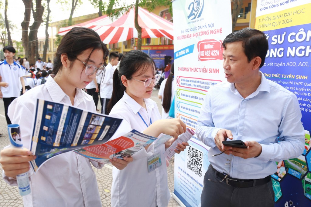 Nhiều thông tin bổ ích, thiết thực về định hướng nghề Nhiều thông tin bổ ích, thiết thực về định hướng nghề