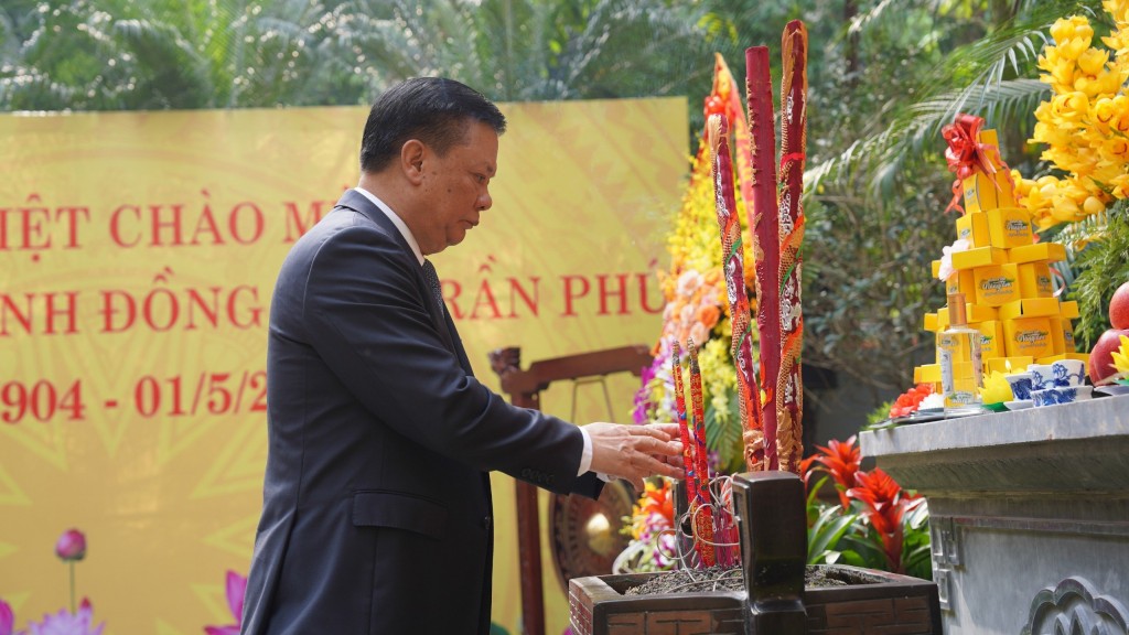 Lãnh đạo TP Hà Nội dâng hương tưởng niệm Tổng Bí thư Trần Phú Lãnh đạo TP Hà Nội dâng hương tưởng niệm Tổng Bí thư Trần Phú