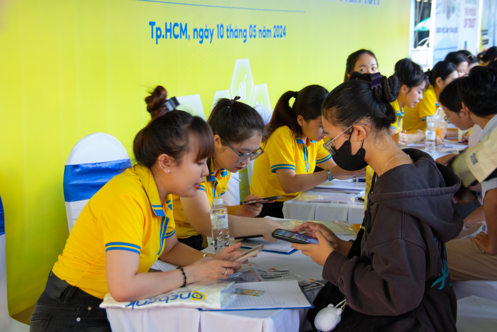 Hơn 10.000 vị trí việc làm cho sinh viên TP HCM Hơn 10.000 vị trí việc làm cho sinh viên TP HCM