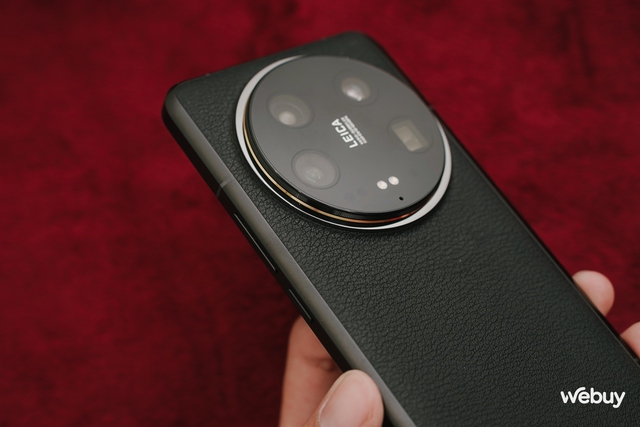 Mở hộp Xiaomi 14 Ultra chính hãng kèm bộ phụ kiện chụp ảnh cực chất: Máy ảnh compact giá hơn 30 triệu đồng dành cho các "dân chơi" Việt- Ảnh 28. Mở hộp Xiaomi 14 Ultra chính hãng kèm bộ phụ kiện chụp ảnh cực chất: Máy ảnh compact giá hơn 30 triệu đồng dành cho các "dân chơi" Việt- Ảnh 28.
