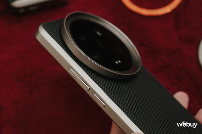 Mở hộp Xiaomi 14 Ultra chính hãng kèm bộ phụ kiện chụp ảnh cực chất: Máy ảnh compact giá hơn 30 triệu đồng dành cho các "dân chơi" Việt- Ảnh 5. Mở hộp Xiaomi 14 Ultra chính hãng kèm bộ phụ kiện chụp ảnh cực chất: Máy ảnh compact giá hơn 30 triệu đồng dành cho các "dân chơi" Việt- Ảnh 5.