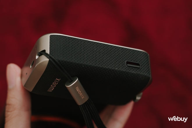 Mở hộp Xiaomi 14 Ultra chính hãng kèm bộ phụ kiện chụp ảnh cực chất: Máy ảnh compact giá hơn 30 triệu đồng dành cho các "dân chơi" Việt- Ảnh 14. Mở hộp Xiaomi 14 Ultra chính hãng kèm bộ phụ kiện chụp ảnh cực chất: Máy ảnh compact giá hơn 30 triệu đồng dành cho các "dân chơi" Việt- Ảnh 14.