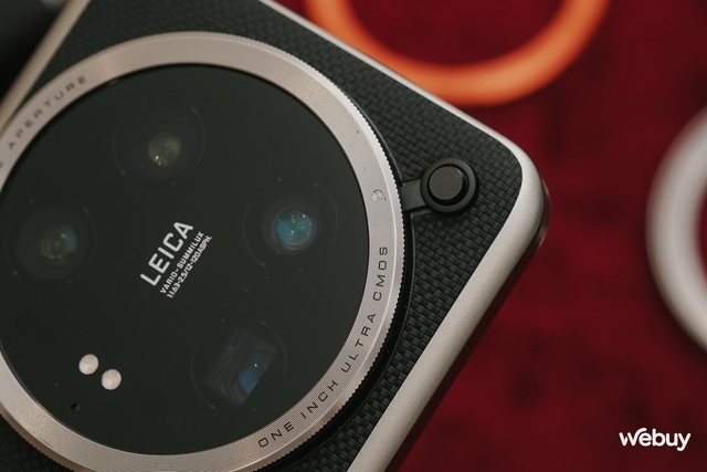 Mở hộp Xiaomi 14 Ultra chính hãng kèm bộ phụ kiện chụp ảnh cực chất: Máy ảnh compact giá hơn 30 triệu đồng dành cho các "dân chơi" Việt- Ảnh 7. Mở hộp Xiaomi 14 Ultra chính hãng kèm bộ phụ kiện chụp ảnh cực chất: Máy ảnh compact giá hơn 30 triệu đồng dành cho các "dân chơi" Việt- Ảnh 7.