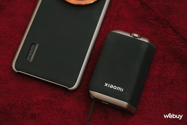 Mở hộp Xiaomi 14 Ultra chính hãng kèm bộ phụ kiện chụp ảnh cực chất: Máy ảnh compact giá hơn 30 triệu đồng dành cho các "dân chơi" Việt- Ảnh 10. Mở hộp Xiaomi 14 Ultra chính hãng kèm bộ phụ kiện chụp ảnh cực chất: Máy ảnh compact giá hơn 30 triệu đồng dành cho các "dân chơi" Việt- Ảnh 10.