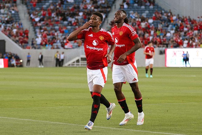 Man United thắng sát nút Real Betis