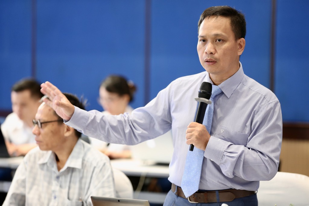 TS Nguyễn Quốc Việt, Phó Viện trưởng Viện Nghiên cứu Kinh tế và Chính sách, ĐHQG Hà Nội TS Nguyễn Quốc Việt, Phó Viện trưởng Viện Nghiên cứu Kinh tế và Chính sách, ĐHQG Hà Nội