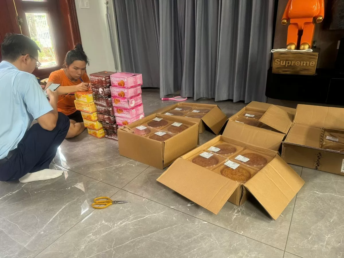 Ninh Bình: Xử phạt chủ cơ sở kinh doanh và buộc tiêu hủy 288 bánh trung thu nhập lậu Ninh Bình: Xử phạt chủ cơ sở kinh doanh và buộc tiêu hủy 288 bánh trung thu nhập lậu