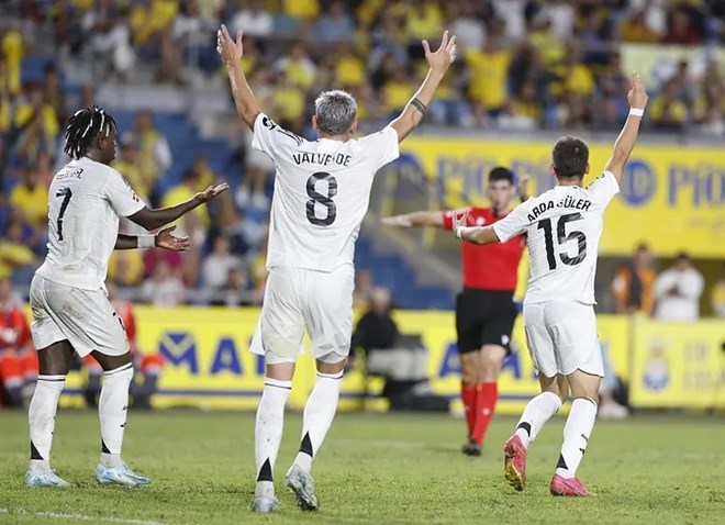 Cầu thủ Real Madrid không được trọng tài bảo vệ