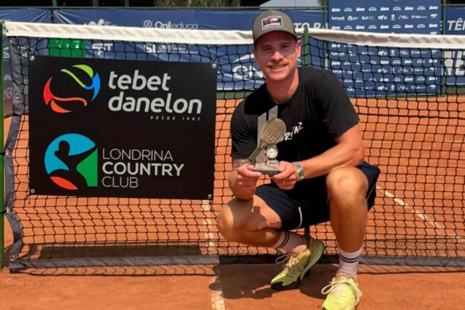 Tay vợt hạng 299 thế giới cầu cứu Djokovic