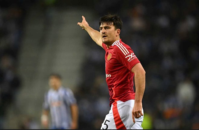 Harry Maguire giúp Ten Hag níu giữ hy vọng mong manh