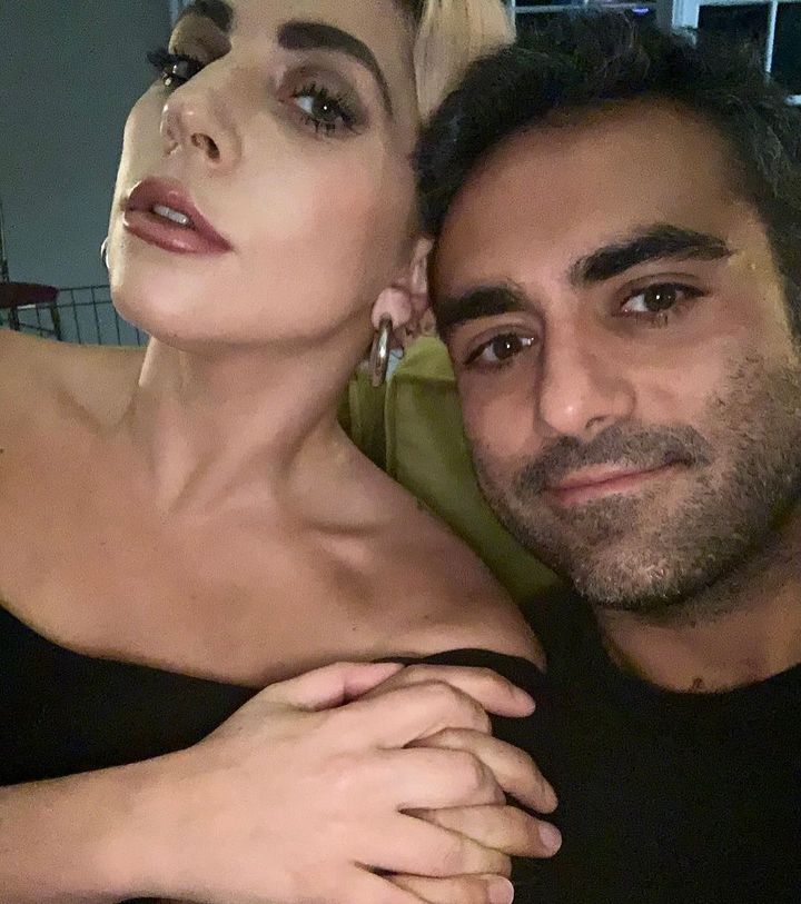 Gaga hạnh phúc bên chồng sắp cưới. Ảnh: Instagram