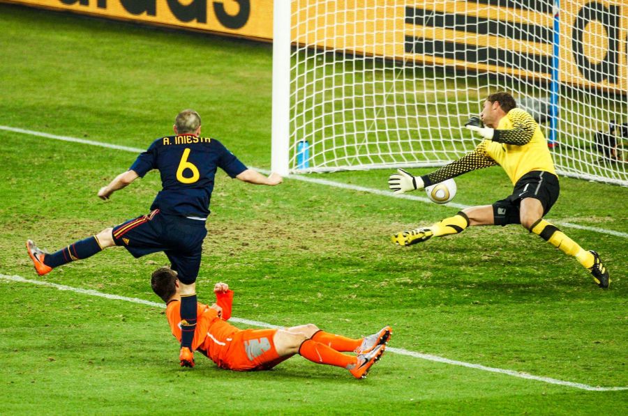 Bàn thắng vào lưới tuyển Hà Lan ở chung kết World Cup 2010 là một trong những khoảnh khắc đáng nhớ nhất trong sự nghiệp của Iniesta. Ảnh: X Andres Iniesta