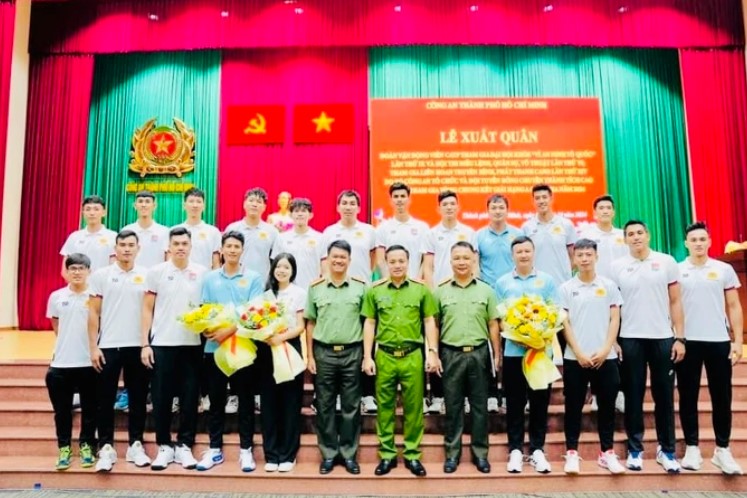 Bóng chuyền nam Công an TPHCM xuất quân tham dự vòng chung kết giải hạng A toàn quốc 2024. Ảnh: CATPHCM
