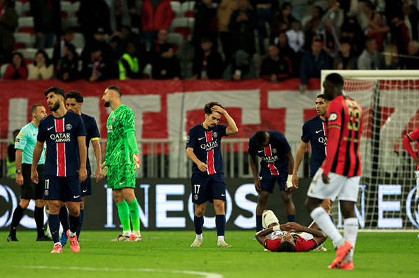 PSG đang gặp bế tắc trước những đội bóng có hàng phòng ngự số đông. Ảnh: AFP